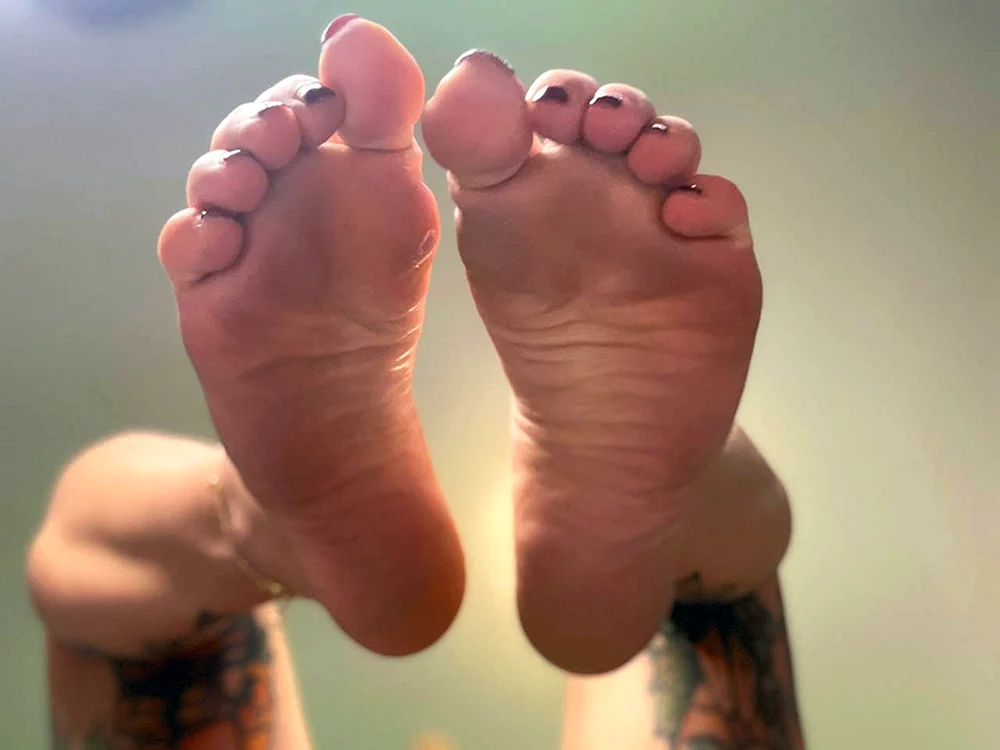 BRITFOOTBABES