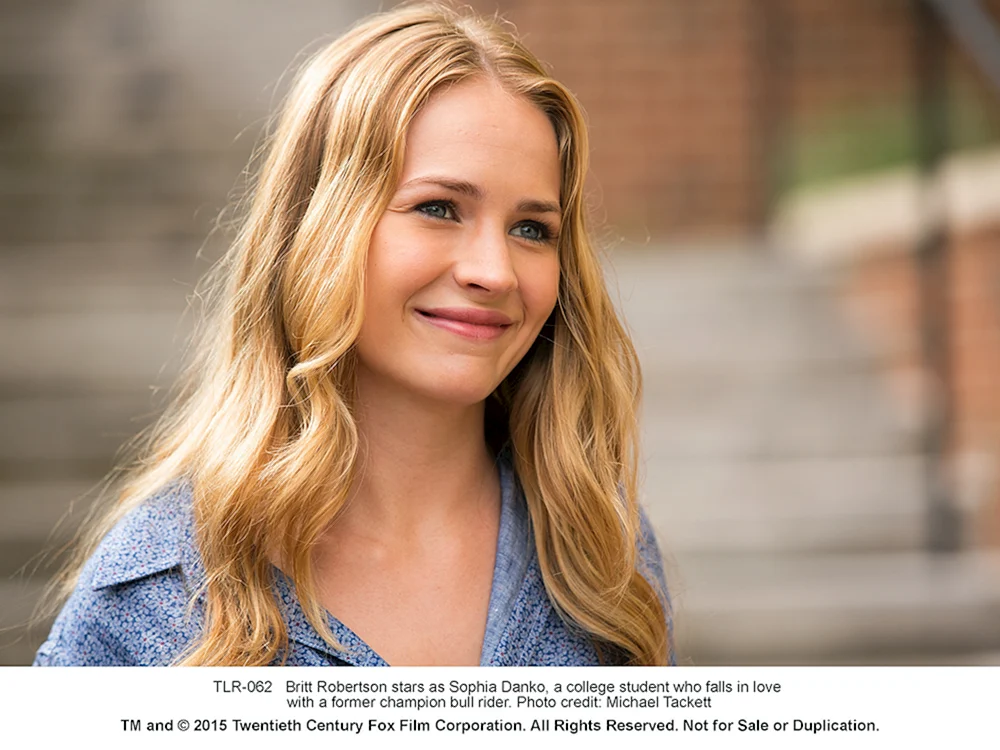 Britt Robertson schön