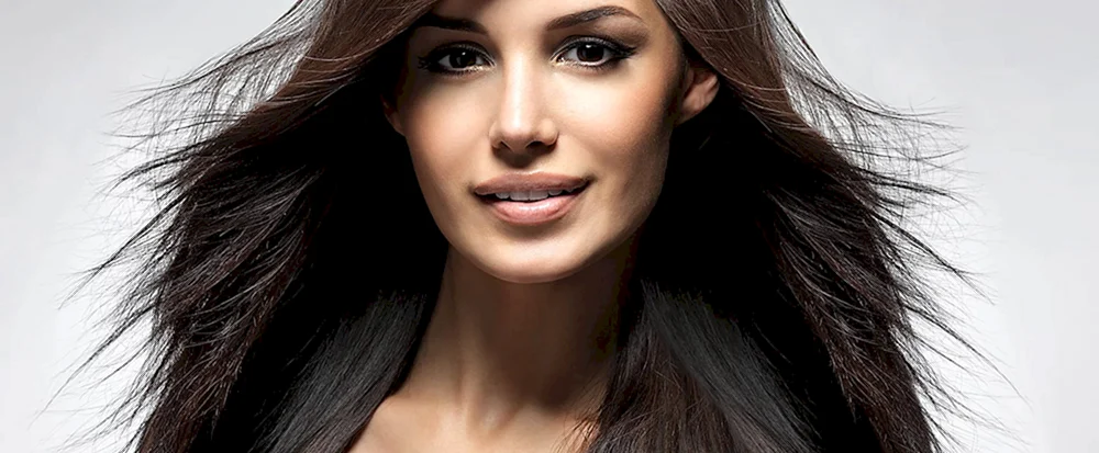 Mädchen mit braunen Haaren