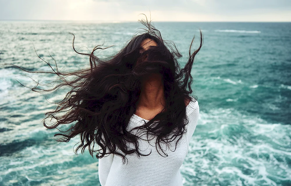 Brunetten mit langen Haaren hinten hair