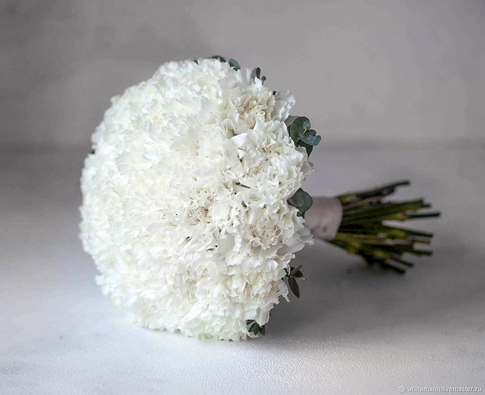 Weißer Dianthus-Brautstrauß