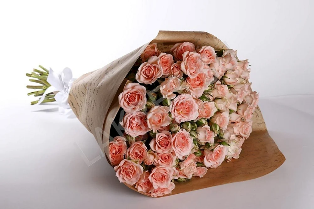 Sträußchen mit Buschrose