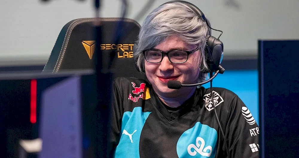 C9 Sneaky