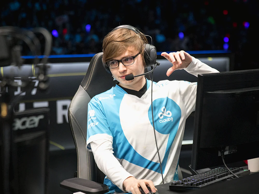 Sneaky cloud9 Cosplay