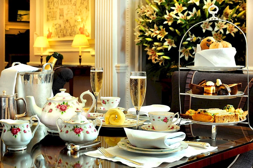 Englische Teezeremonie Downton Abbey Maggie Smiths Teezeremonie in England о- Afternoon Tea