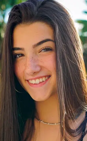 CHARLIE DAMELIO 2019