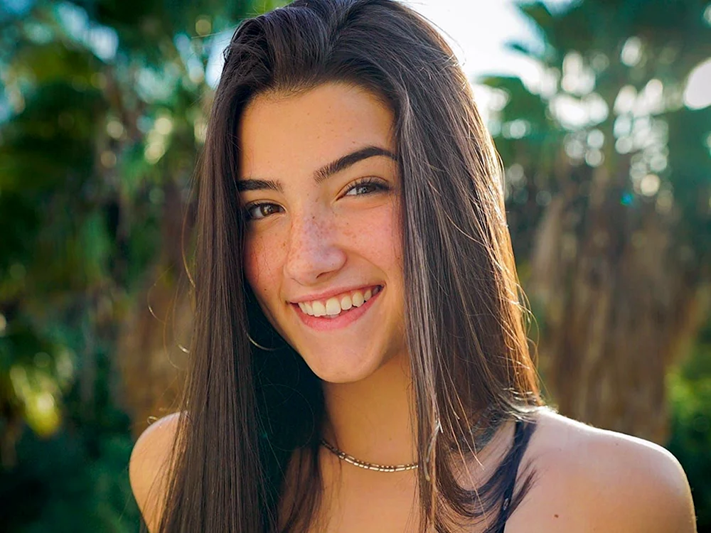 CHARLIE DAMELIO 2019