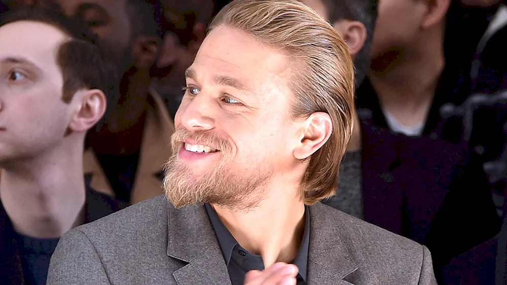 Charlie Hunnam Herren Bart