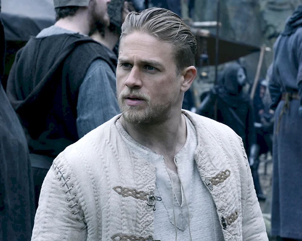 Charlie Hunnam 2019