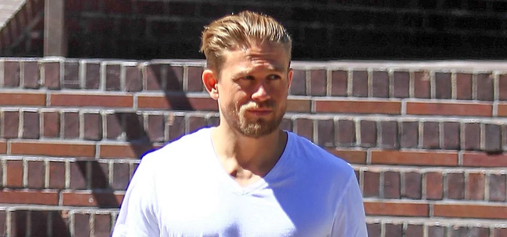 Charlie Hunnam gentlemen