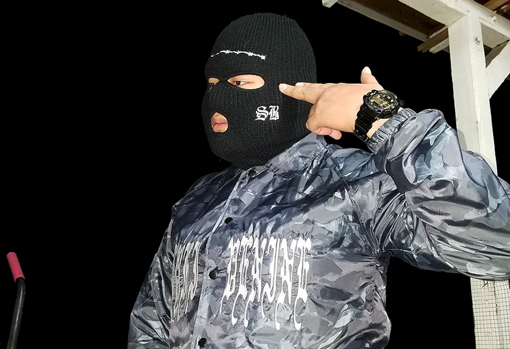 Der Typ in Balaclava