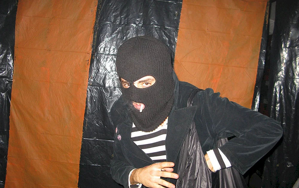 Mann in Balaclava