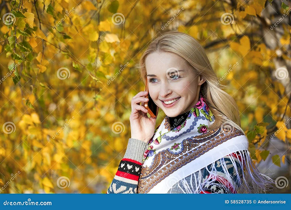 Russisches Mädchen mit Schal