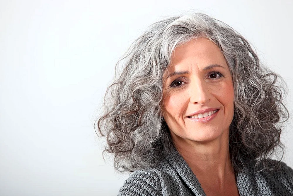 Daphne Hicks Graues Haar