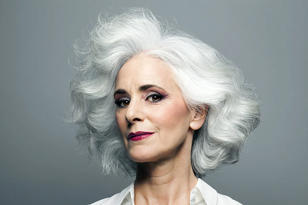 Daphne Hicks Graues Haar