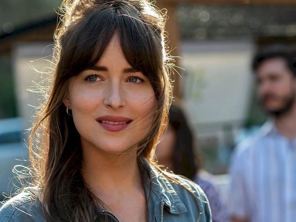Dakota Johnson Fransen Vorhangpony