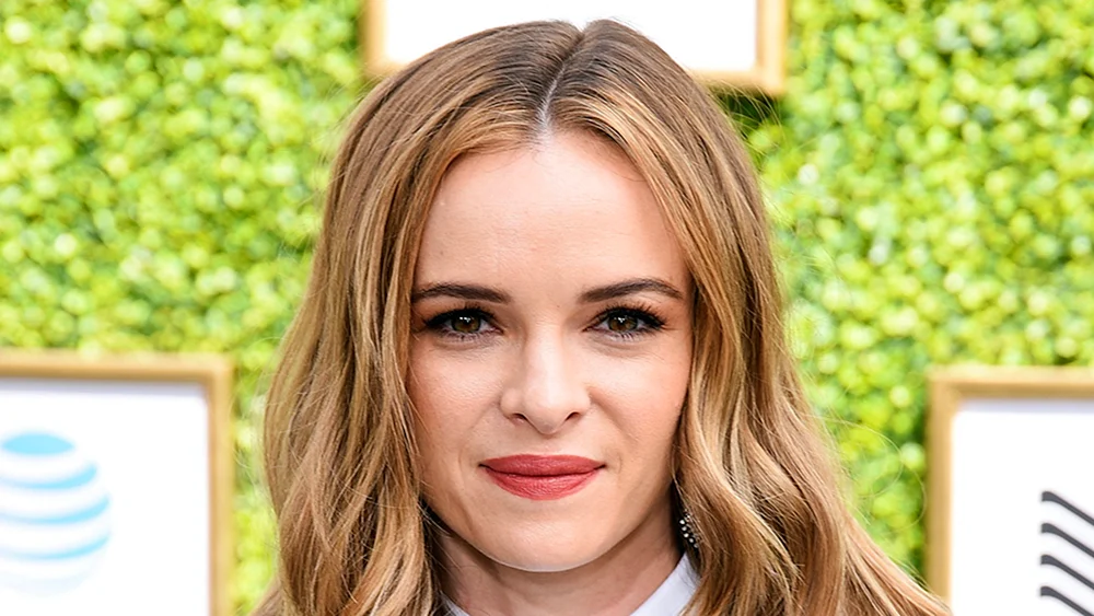 Caitlin Snow