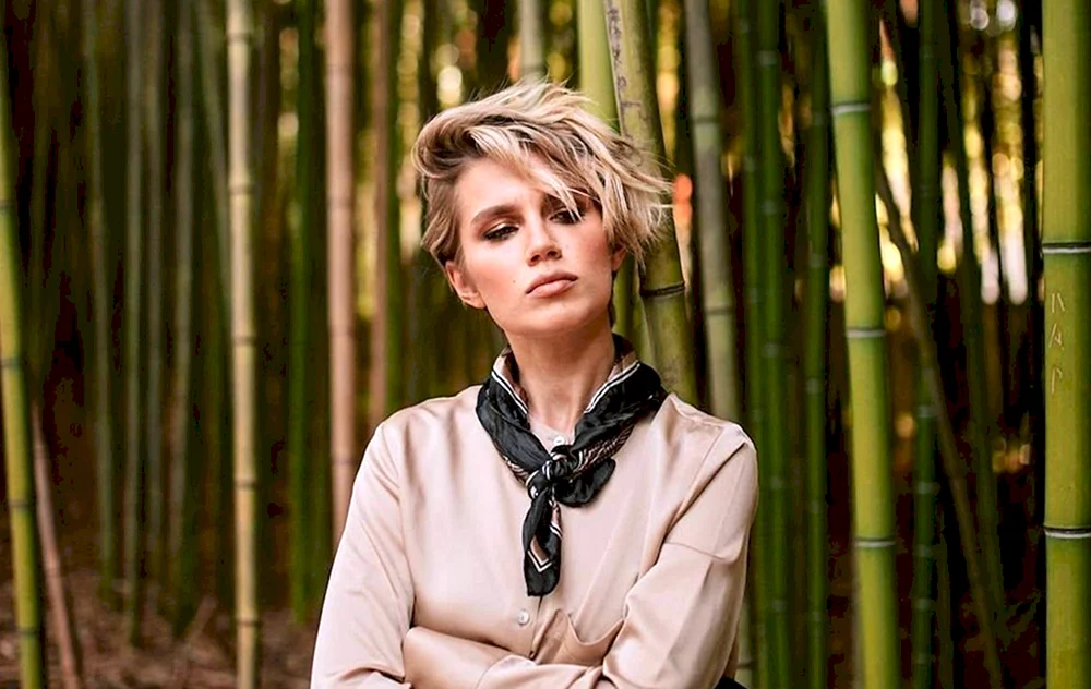 Darya Melnikova Haarschnitt
