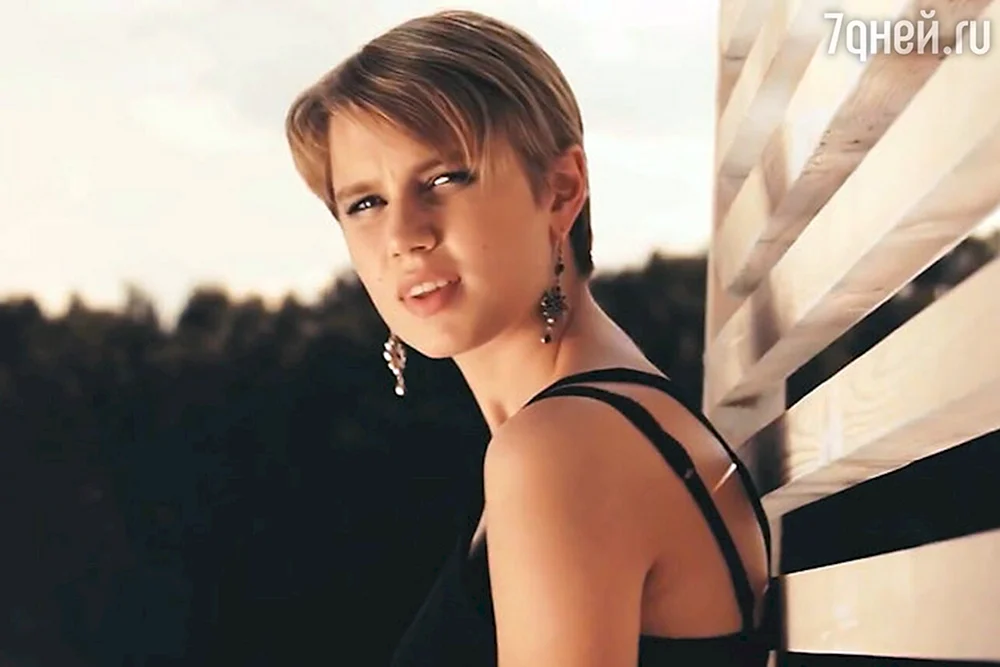 Darya Melnikova Haarschnitt in Sovri me