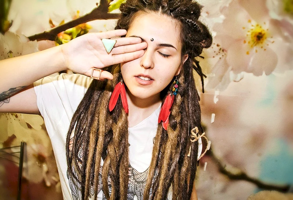 Wie sehen Dreadlocks aus? Dreadlocks nach dem Flechten