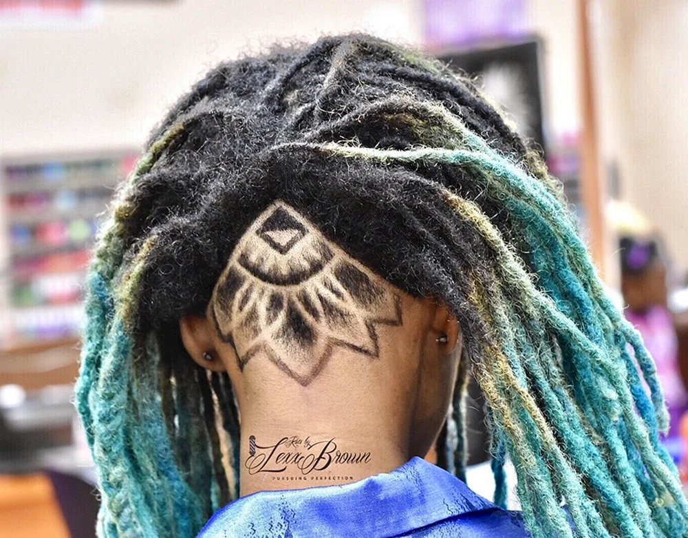 Zöpfe im Afro-Schwanz