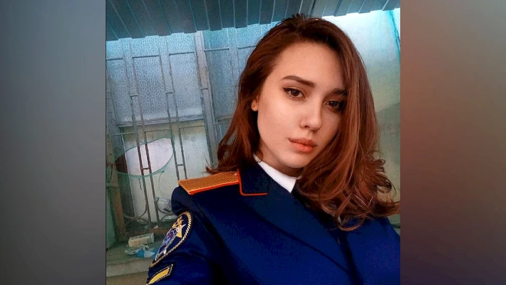 Arina Bulanova Tot blond