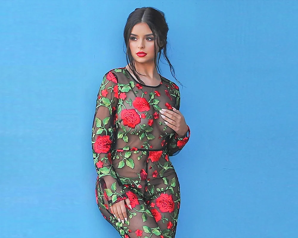 Demi Rose Badeanzug Foto
