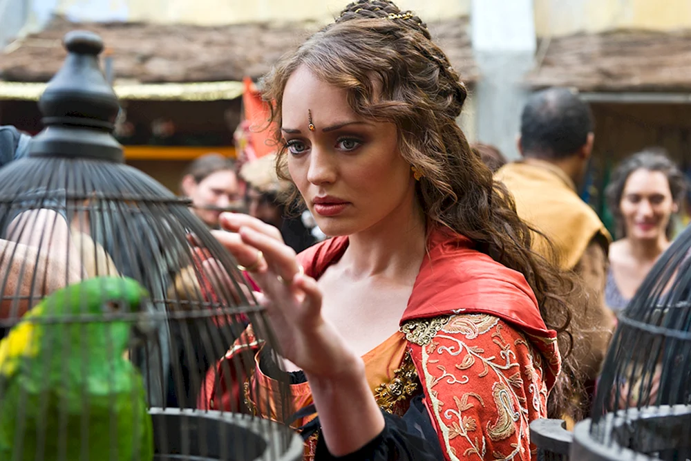 Laura Haddock. Transformers