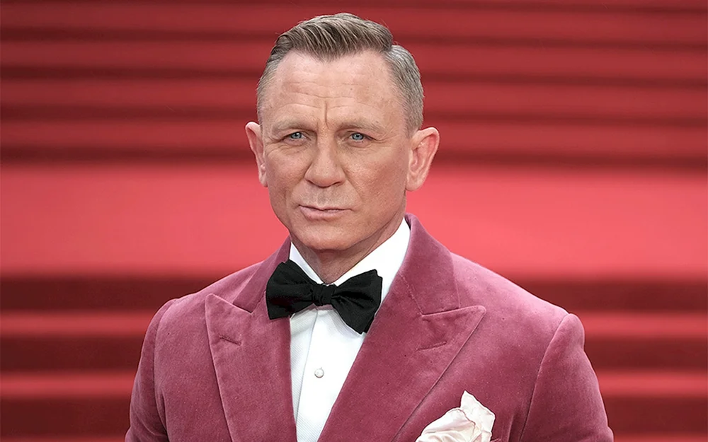 Daniel Craig
