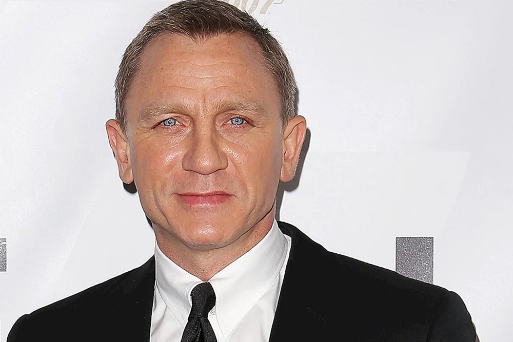 Daniel Craig