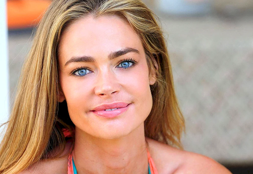 Denise Richards jung