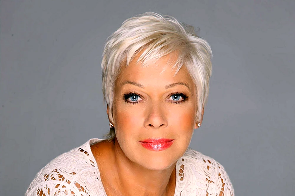 Denise Welch Kurzhaarschnitt