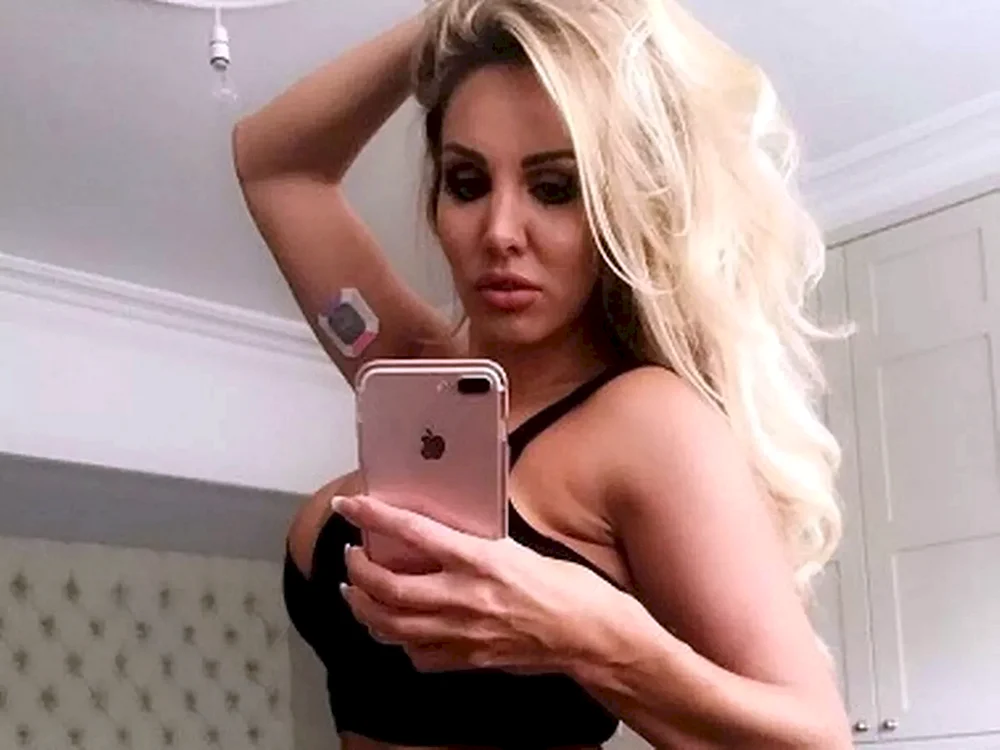 Dannii Harwood joi russische Synchronsprecherin