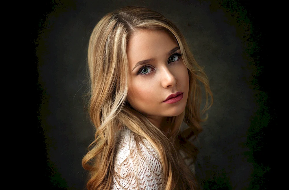 Dennis Drozhzhzhin Lisa