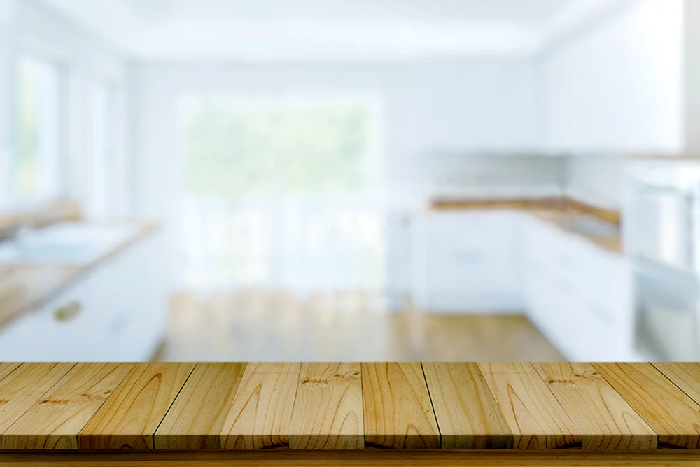 Holztisch