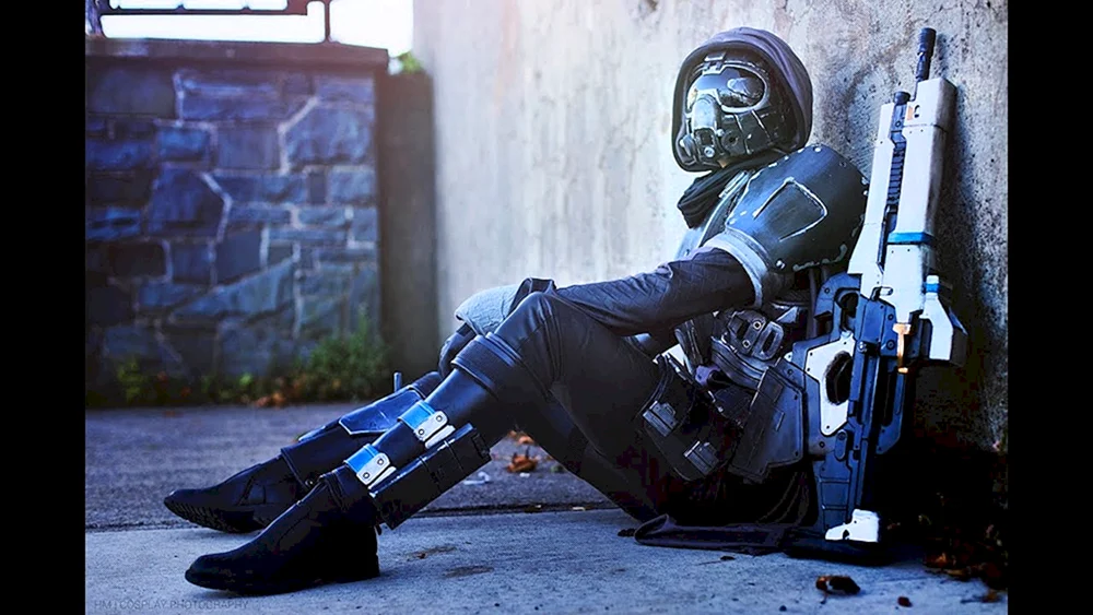 Destiny Cosplayer