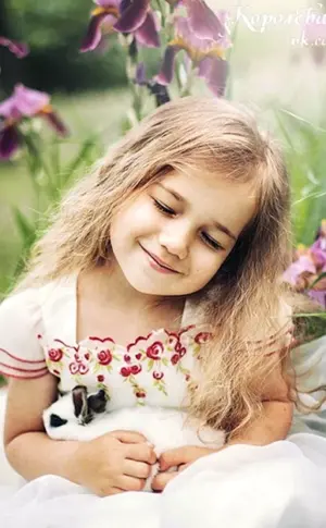 Kinder mit Blumen