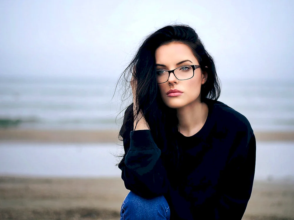 Brunette Frau von hinten