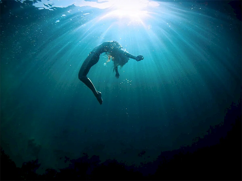 Mädchen unter Wasser