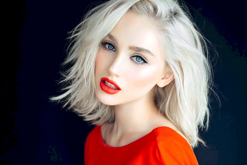Mädchen mit weißen Haaren