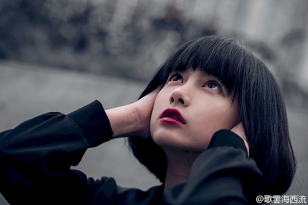 Koreanische Frauen mit blonden Haaren