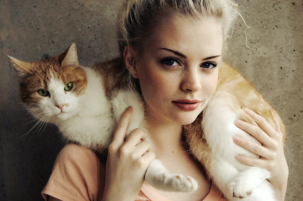 Mädchen mit Katze