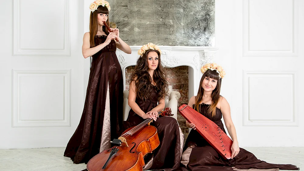 Mädchen mit Geige mit Musikinstrument