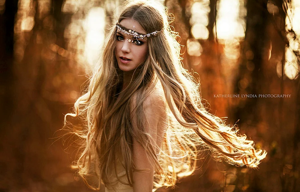 Mädchen mit goldenen Haaren