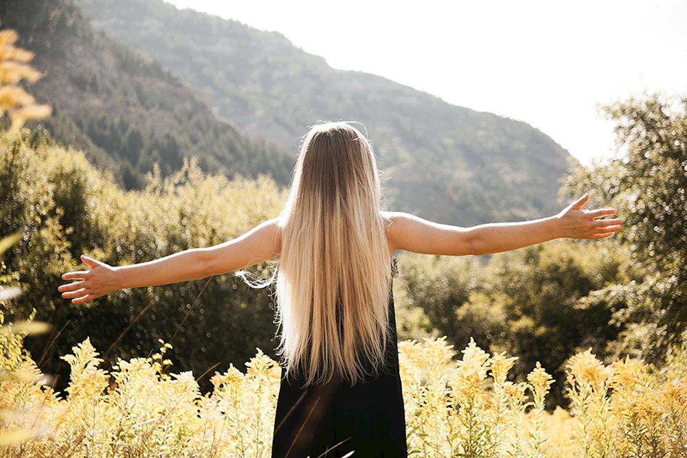 Blond von hinten