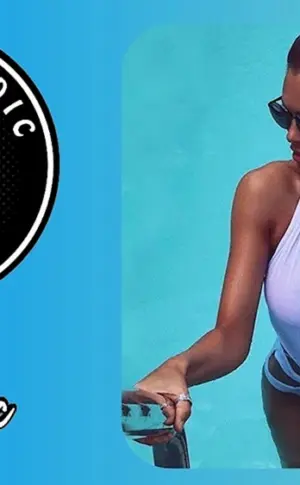 Mädchen im Pool