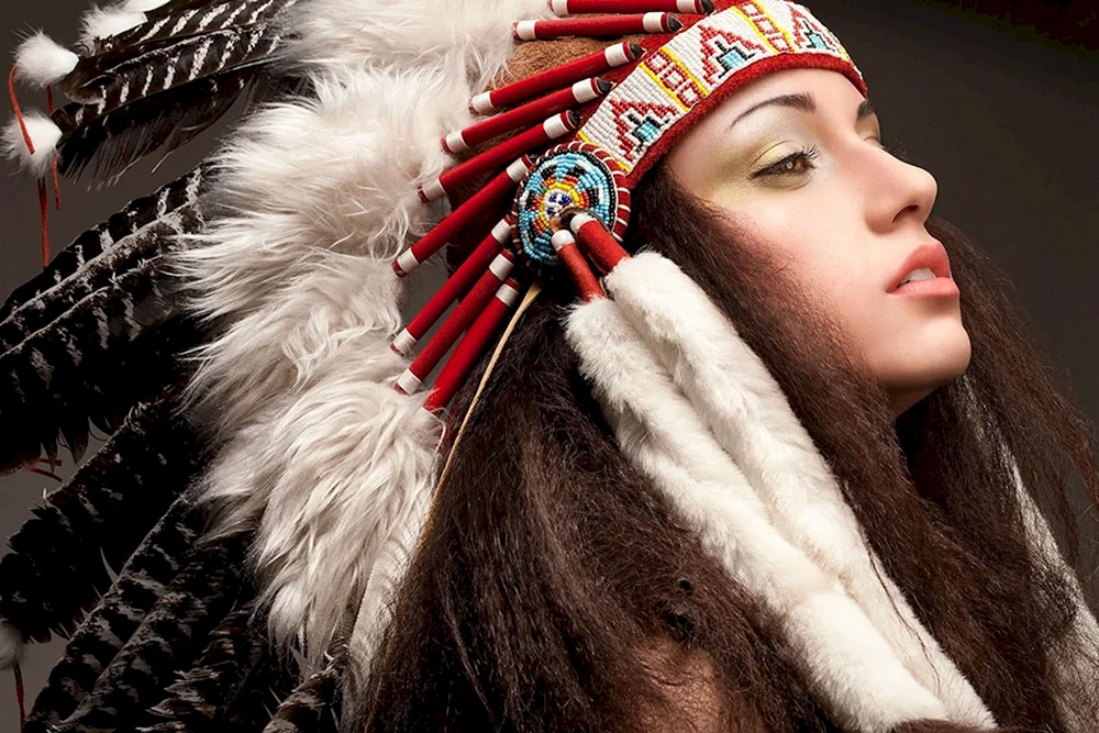 Mädchen mit indianischem Kopfschmuck