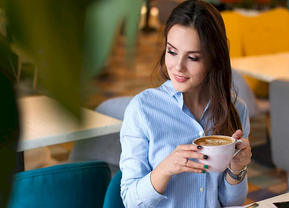 Mädchen mit Kaffee