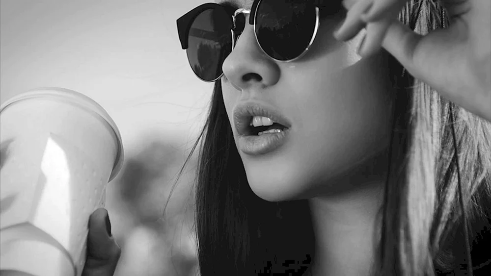 Mädchen mit Brille