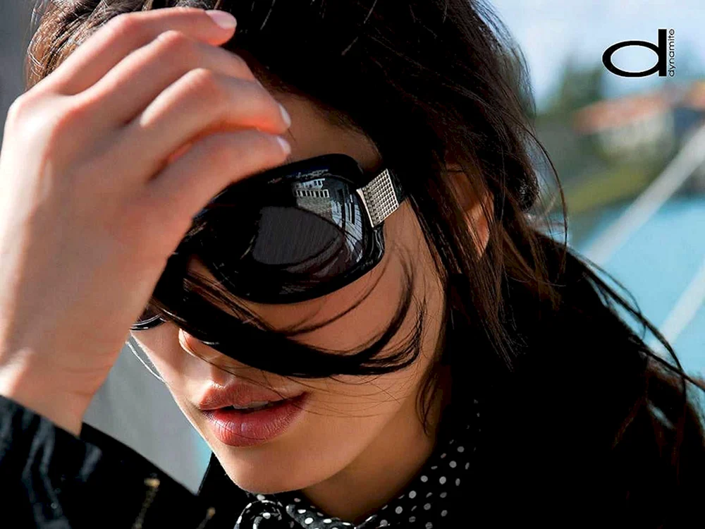 Mädchen mit Brille